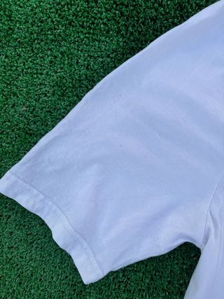Camiseta Adidas blanca minimalista