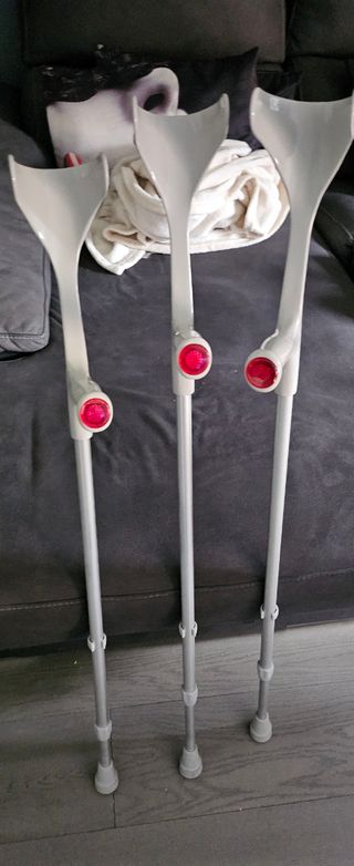 3 muletas en perfecto estado 