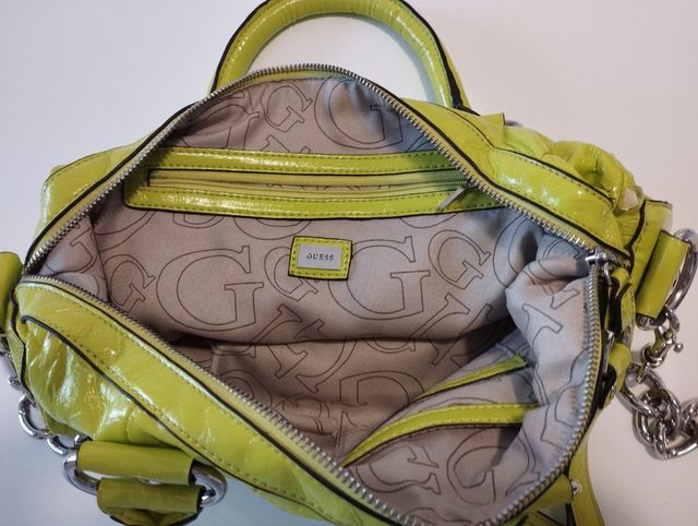 Bolso marca GUESS