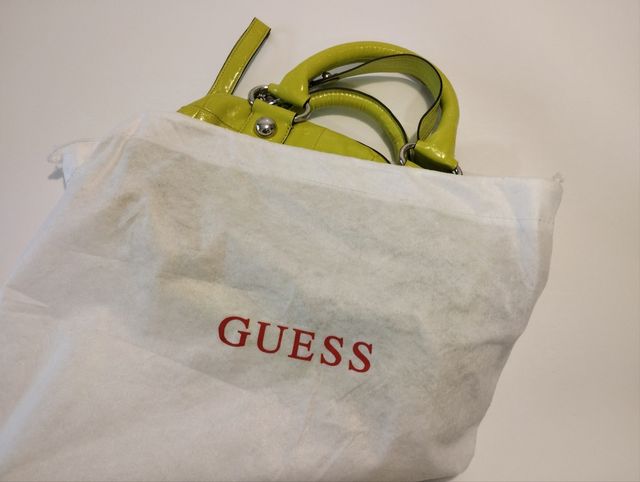 Bolso marca GUESS