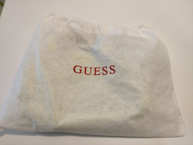 Bolso marca GUESS