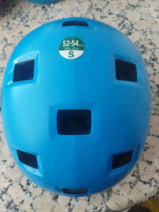 Casco niñ@ decathlon talla S nuevo sin estrenar 
