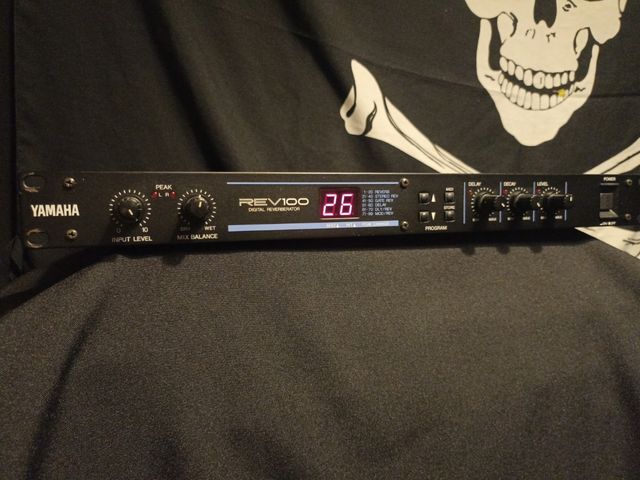 Reverb Multiefectos Yamaha Rev100