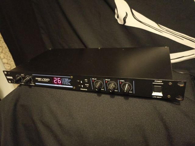 Reverb Multiefectos Yamaha Rev100
