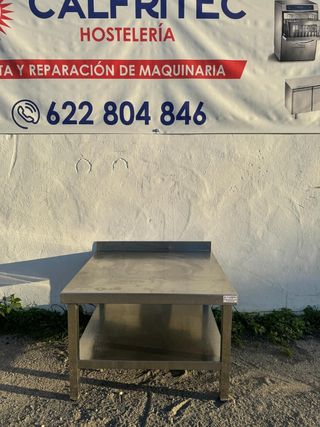 Mesa auxiliar acero