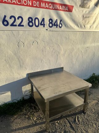 Mesa auxiliar acero