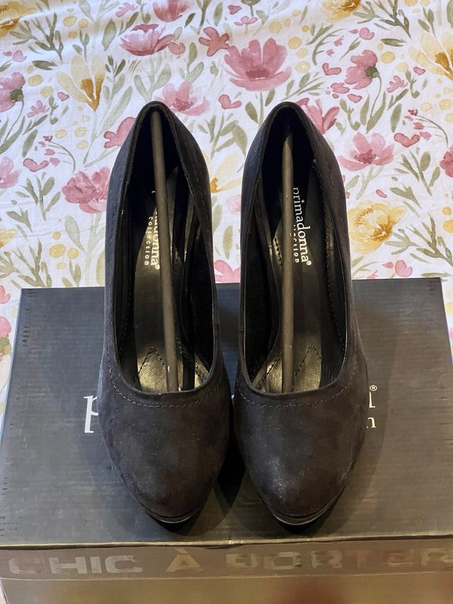 Tacones salón negro cono terciopelo Prima Donna