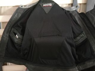 Mono de moto Akito