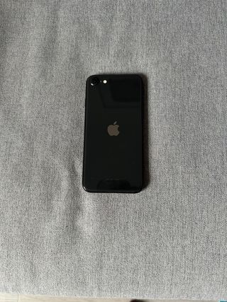 Iphone SE 2020 + 3 carcasas