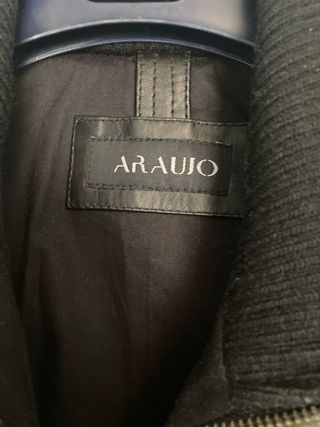 Cazadora de piel negra