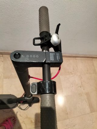 Patine eléctrico ,1 rueda pinchada, regalo rueda n