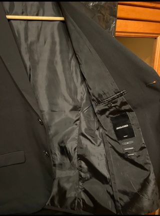 Traje negro chico y camisa blanca ( 1 solo uso)