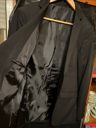 Traje negro chico y camisa blanca ( 1 solo uso)