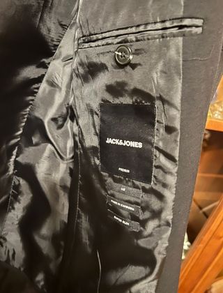 Traje negro chico y camisa blanca ( 1 solo uso)