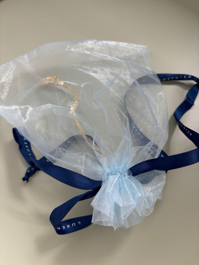 Collar inicial E dorado Luxenter