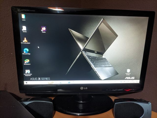 Monitor Lg + altavoces