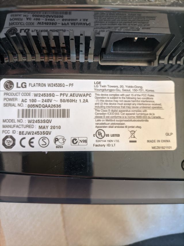 Monitor Lg + altavoces