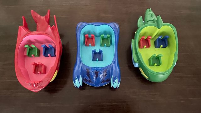 Vehiculos PJ Masks con muñecos originales