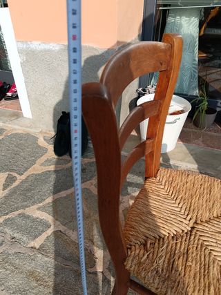 Coppia di sedie in legno