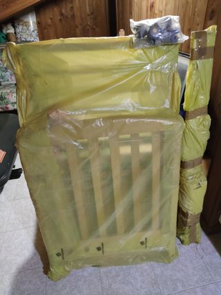 Culla in legno massiccio.