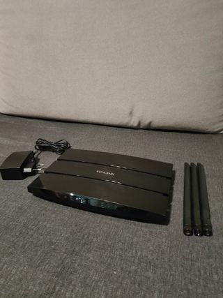 Modem Router Gigabit ADSL2+ Wireless N 300Mbps USB