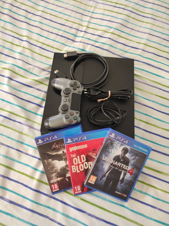 PS4 + 3 Juegos