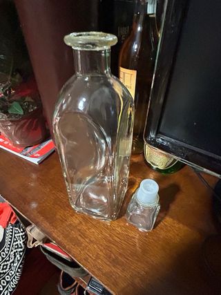 bottiglia di vetro completa di tappo