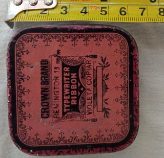 Cajita antigua de lata