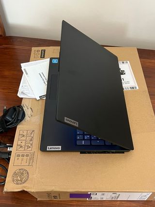 Portátil Lenovo V15 G2 IJL 256GB 15.6 FHD Nuevo