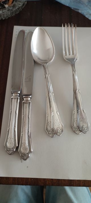 Cubiertos de plata 