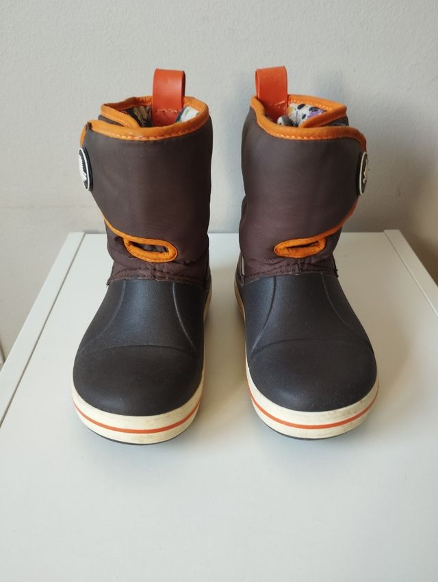Botas nieve Crocs niño. Talla C11 (28/29