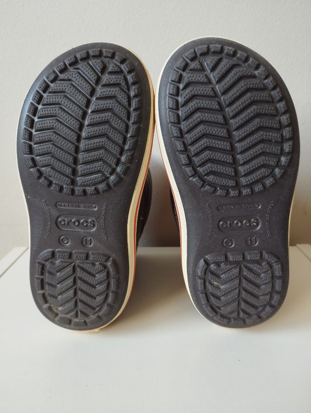 Botas nieve Crocs niño. Talla C11 (28/29