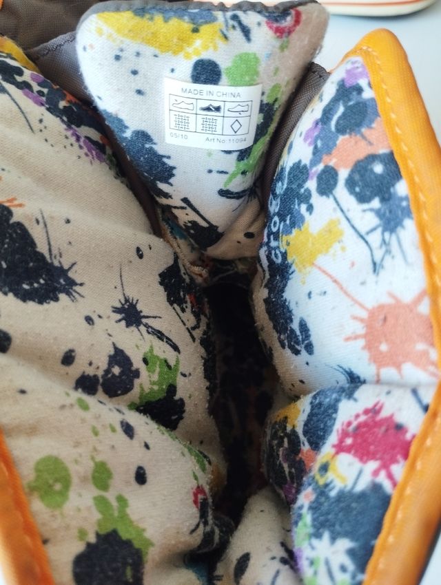 Botas nieve Crocs niño. Talla C11 (28/29