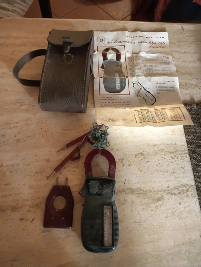 Amperometro a tenaglia