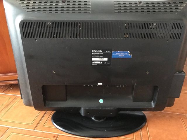 Televisão grunkel 32″