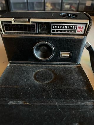 Macchina fotogratica instamatic kodac 104