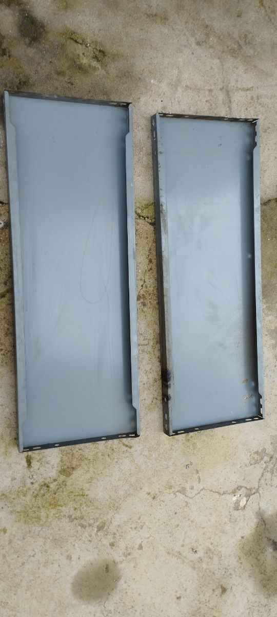 Baldas chapa estantería