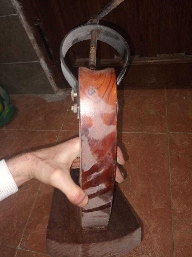 Jamonera de madera