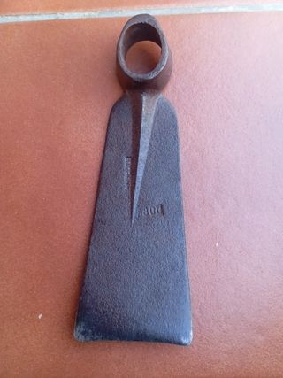 Azada ó azadón antiguo restaurado