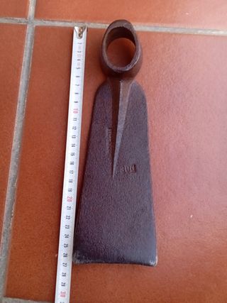 Azada ó azadón antiguo restaurado