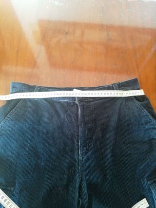 CAMISA DE FRANELA Y PANTALÓN DE PANA