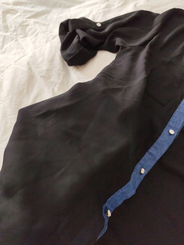 Blusa negra gasa y perlas t/XL