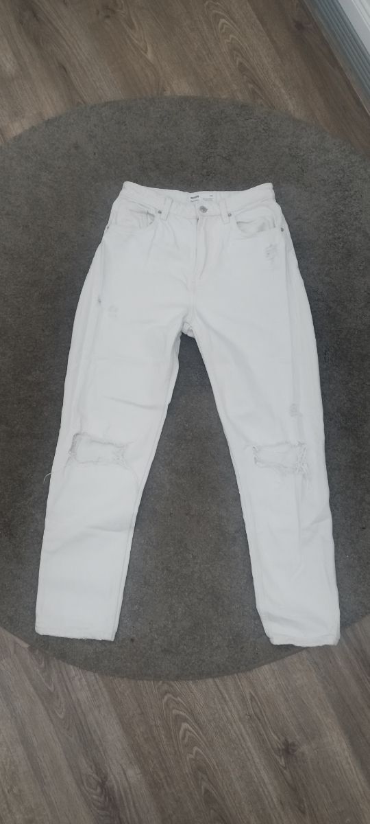 Jeans mom blanco. Talla 36. Bershka
