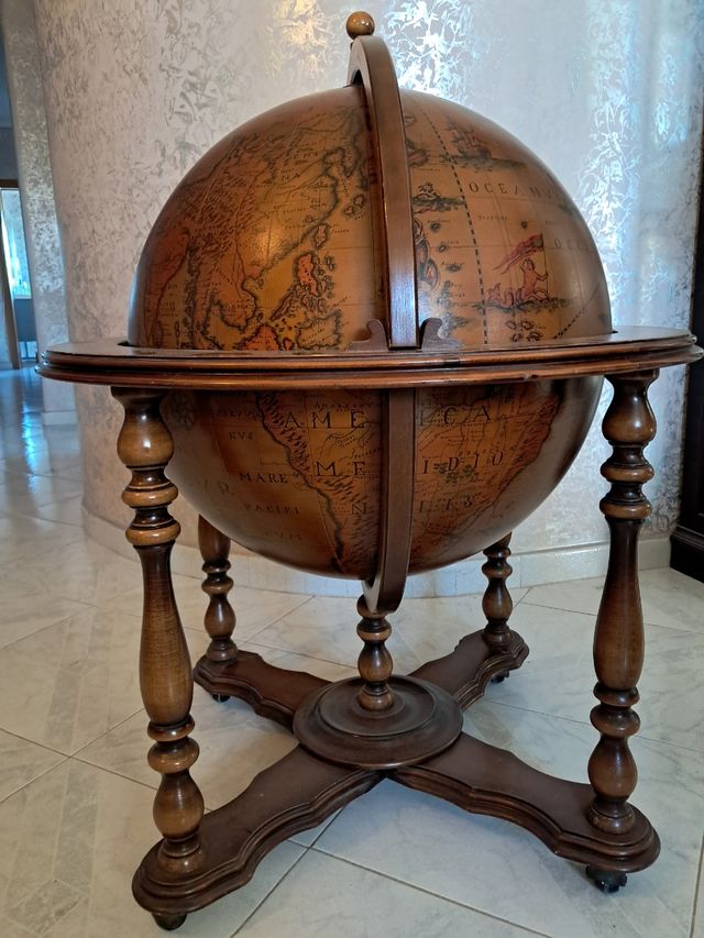 Mappamondo bar porta liquori