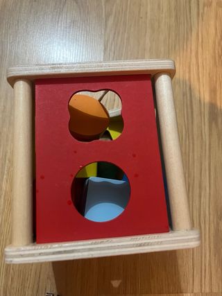 Caja de madera con formas