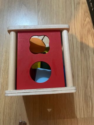 Caja de madera con formas