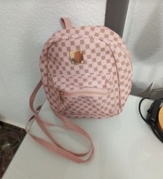 Mochila rosa pequeña