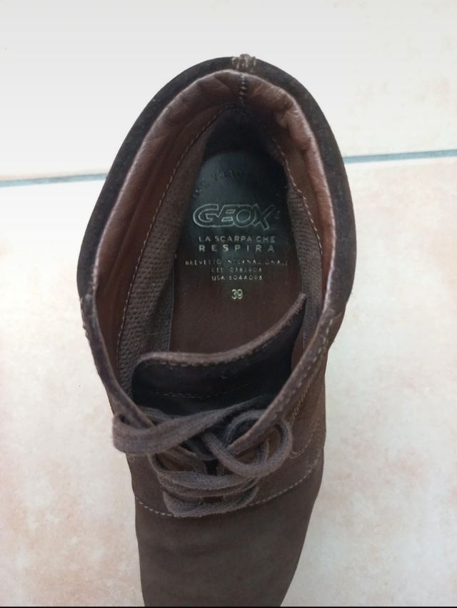 Scarponcini scamosciati n. 39 Geox