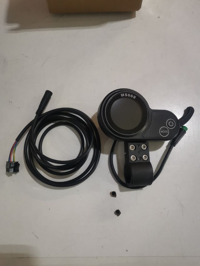 Ecrã de trotinete eléctrico