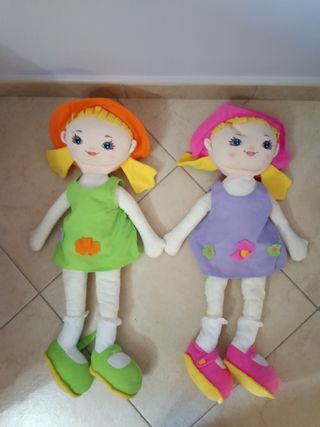 Bambole di pezza gemelle